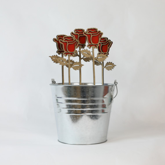 Rosa vermella de fusta natural Sant Jordi