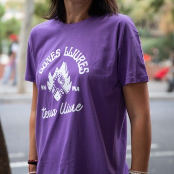 Samarreta Feminista unisex "Dones lliure..." color lila