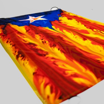 Estelada blava mitjana de flames