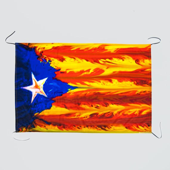 Estelada blava mitjana de flames