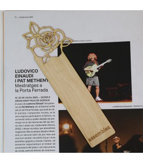 Punt de llibre de la rosa troquelada