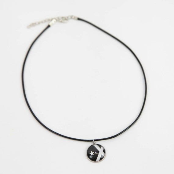 Penjoll bandera negra