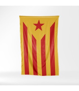 Estelada gran vermella amb anelles