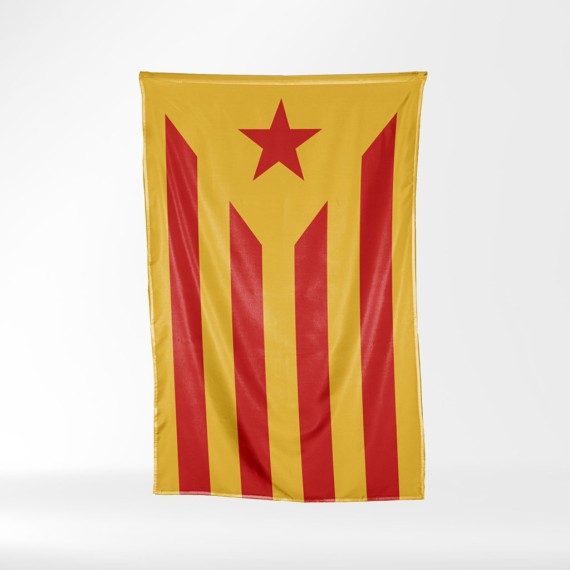 Estelada gran vermella amb anelles
